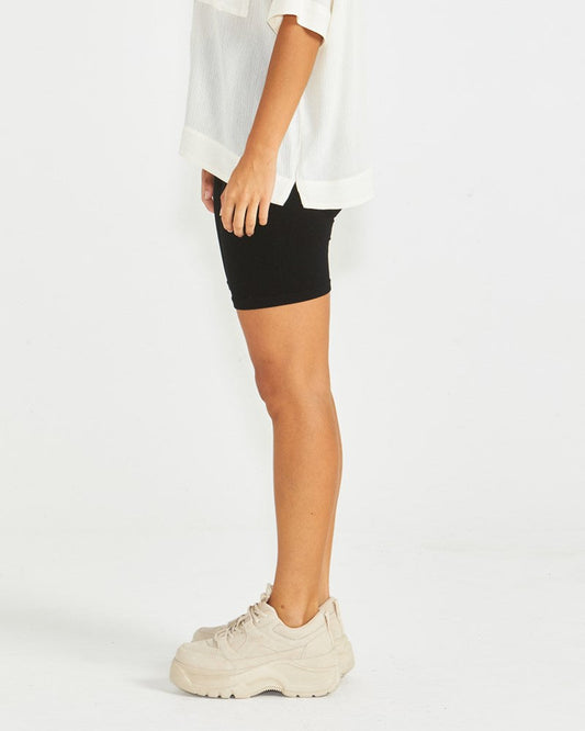 STORMI SEAMFREE SHORTS - BLACK