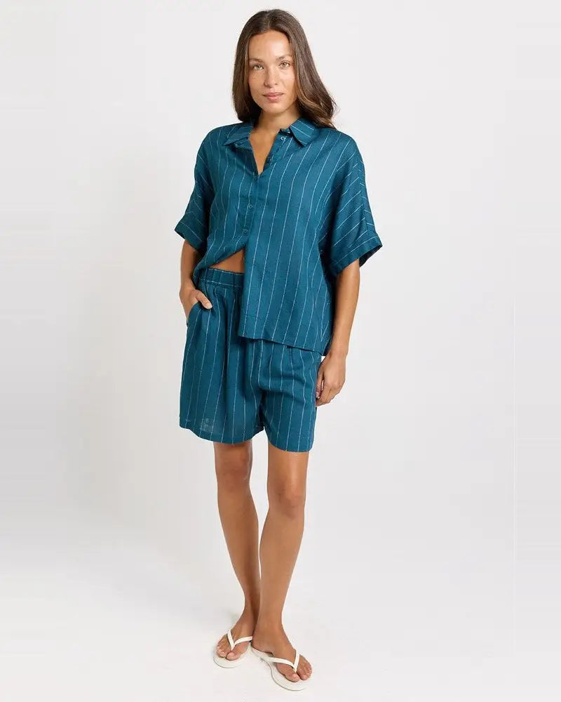 Betty Basics Palm Relax Short in Teal/White