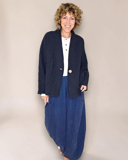 BLACK COTTON GAUZE KIMONO-GOLD BUTTON