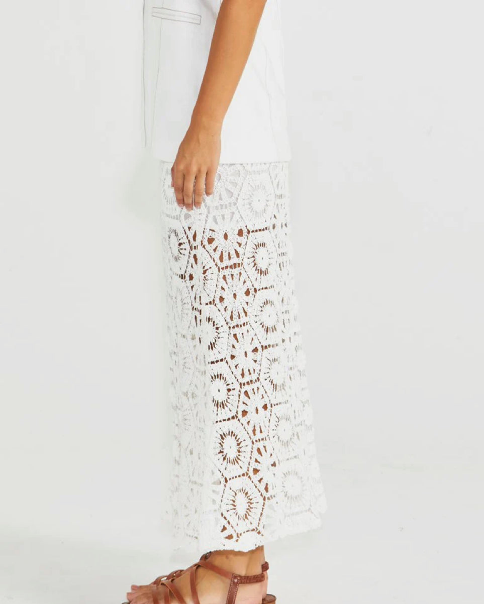 CLOVER LACE SKIRT - WHITE