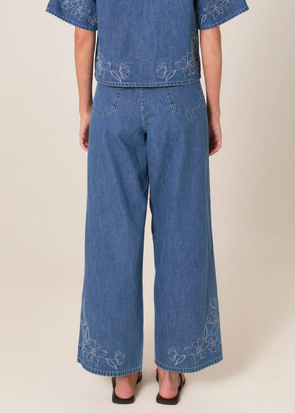 Sloane Embroidered Jean - Mid Blue