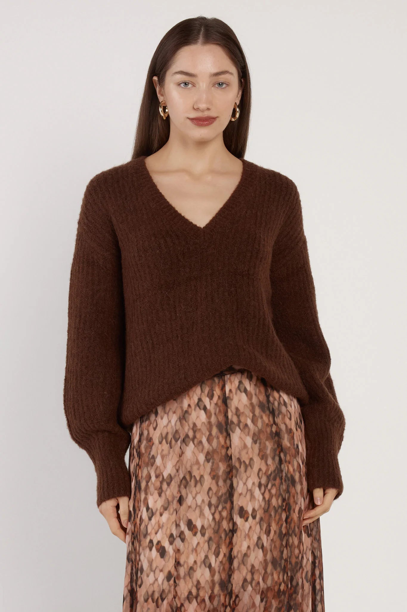 Remy V-Neck Jumper - Chocolate
