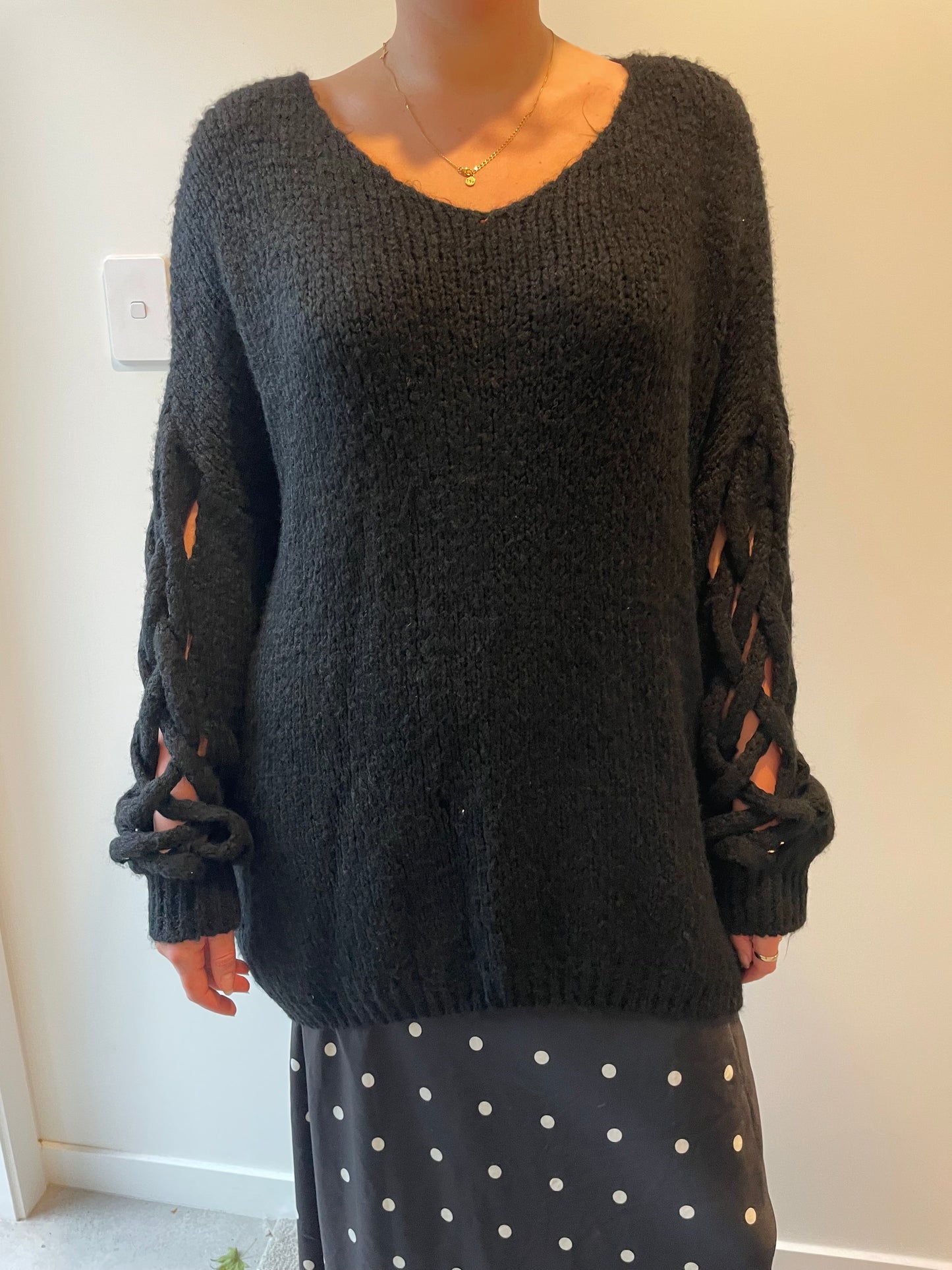 Plait Sleeve Knit -Black