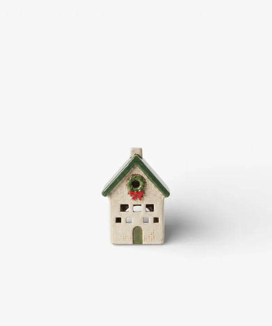Nordgard Cottage with Bow Wreath