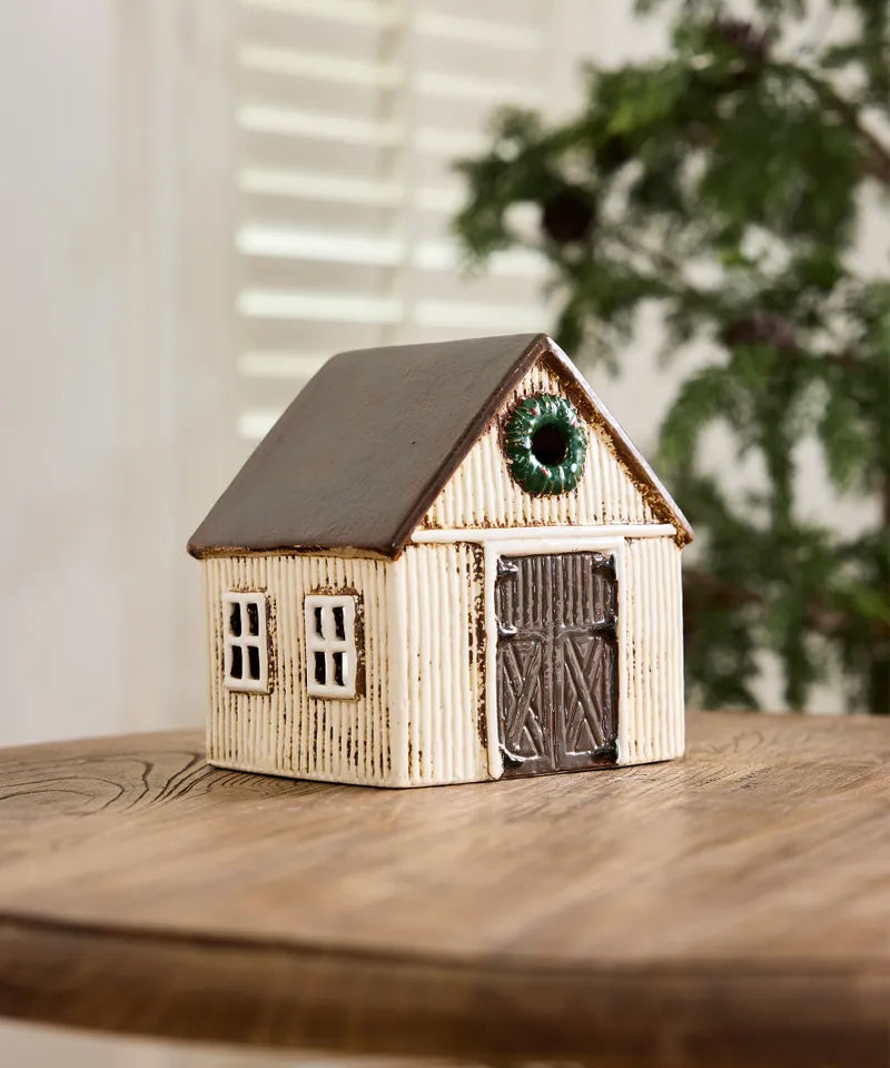 Nordgard Stable with Wreath
YA0098