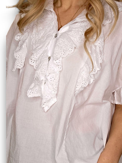 WHITE EYELET TOP