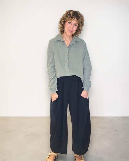 BLACK CORDUROY BARREL PANTS