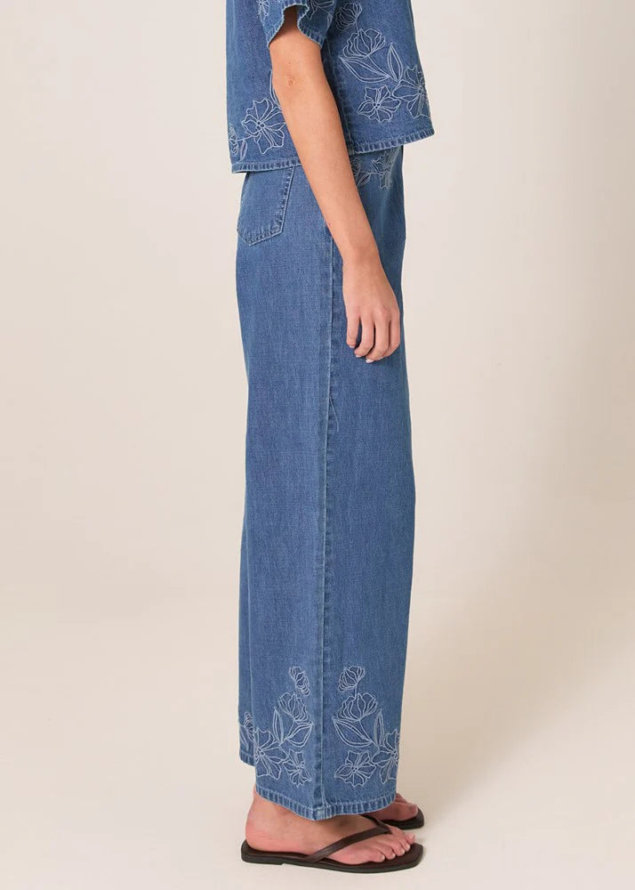 Sloane Embroidered Jean - Mid Blue