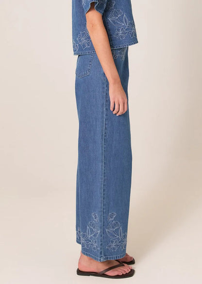 Sloane Embroidered Jean - Mid Blue