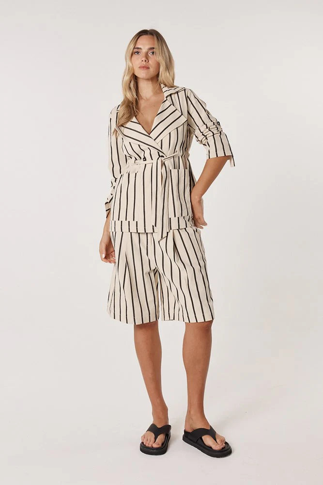 Luna Wrap Blazer - Cream/Black